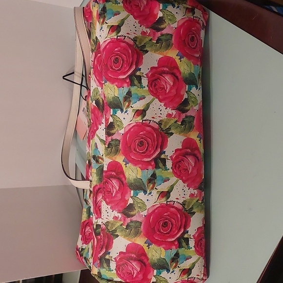 NWT JUICY COUTURE RED ROSES FLORAL TOTE - Picture 13 of 13